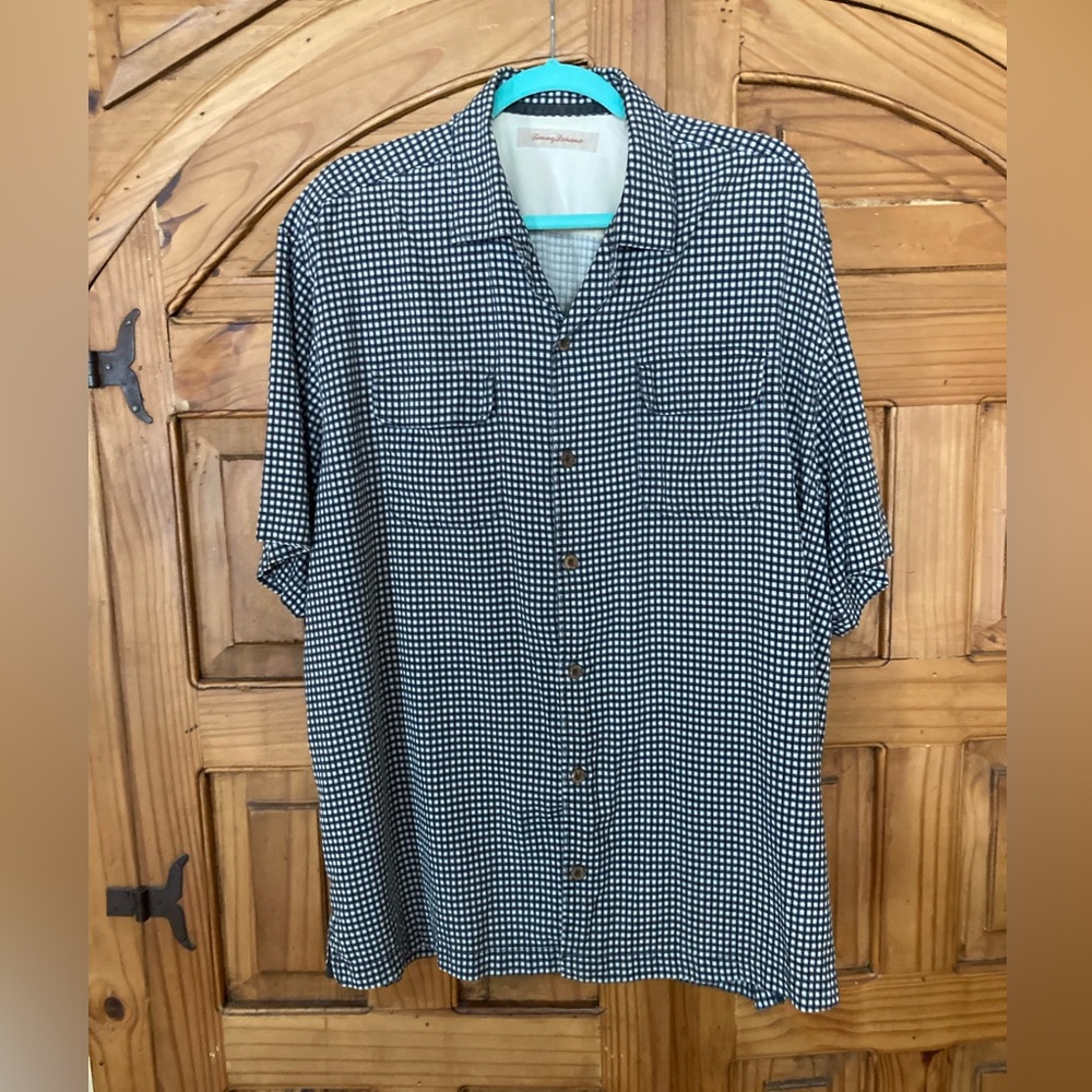 2/10.00 Tommy Bahama Black and White Silk Button-up Short Sleeve Shirt XL